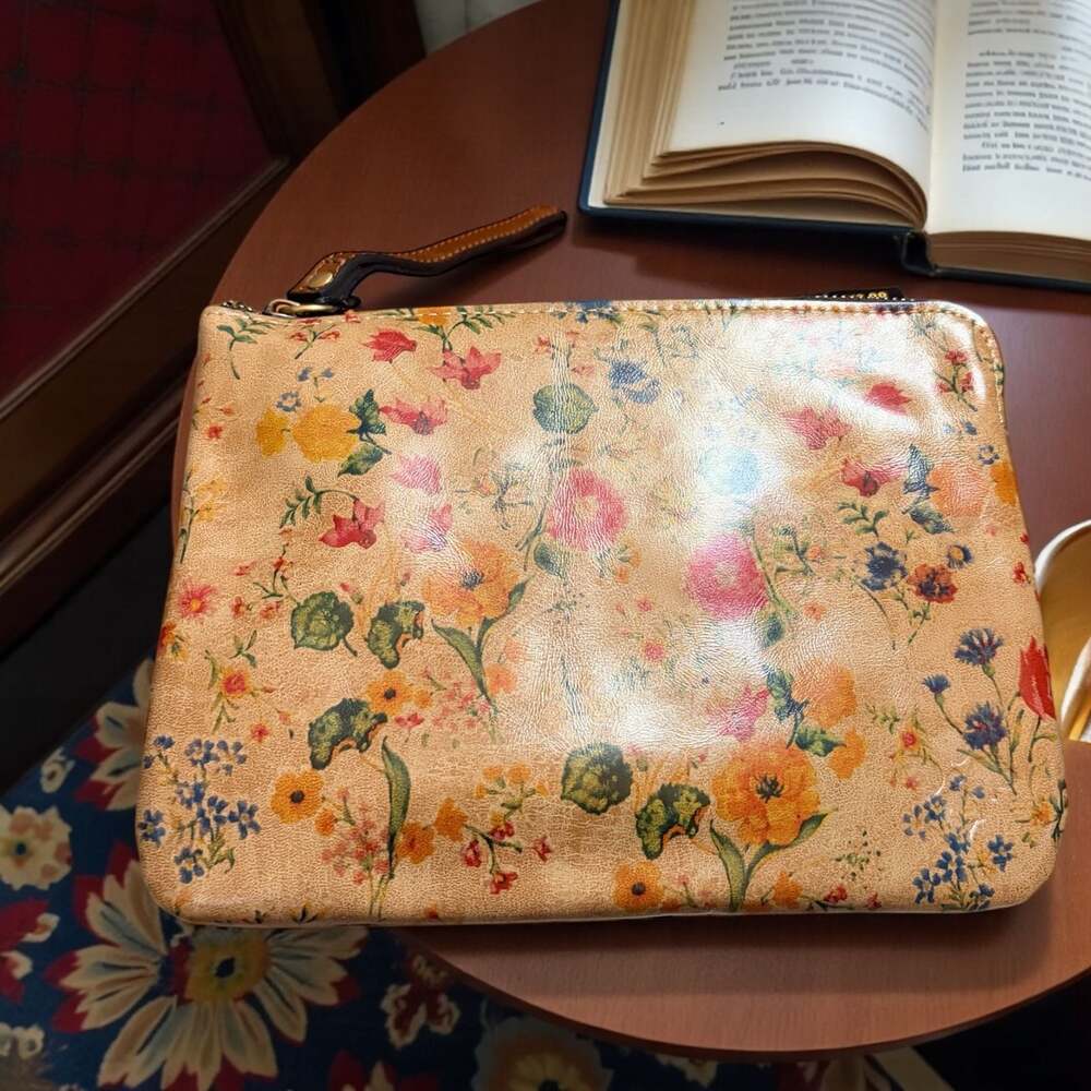 Patricia Nash Prairie Rose Leather Cassini Wristlet Pouch Clutch New in Gift Box - Picture 2 of 3